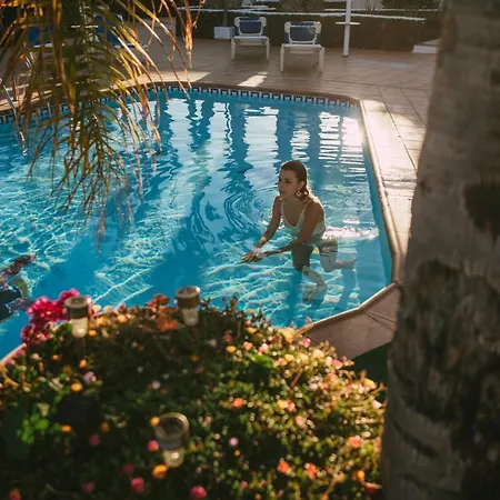 蓝色海洋海滩公寓式酒店 卡门港